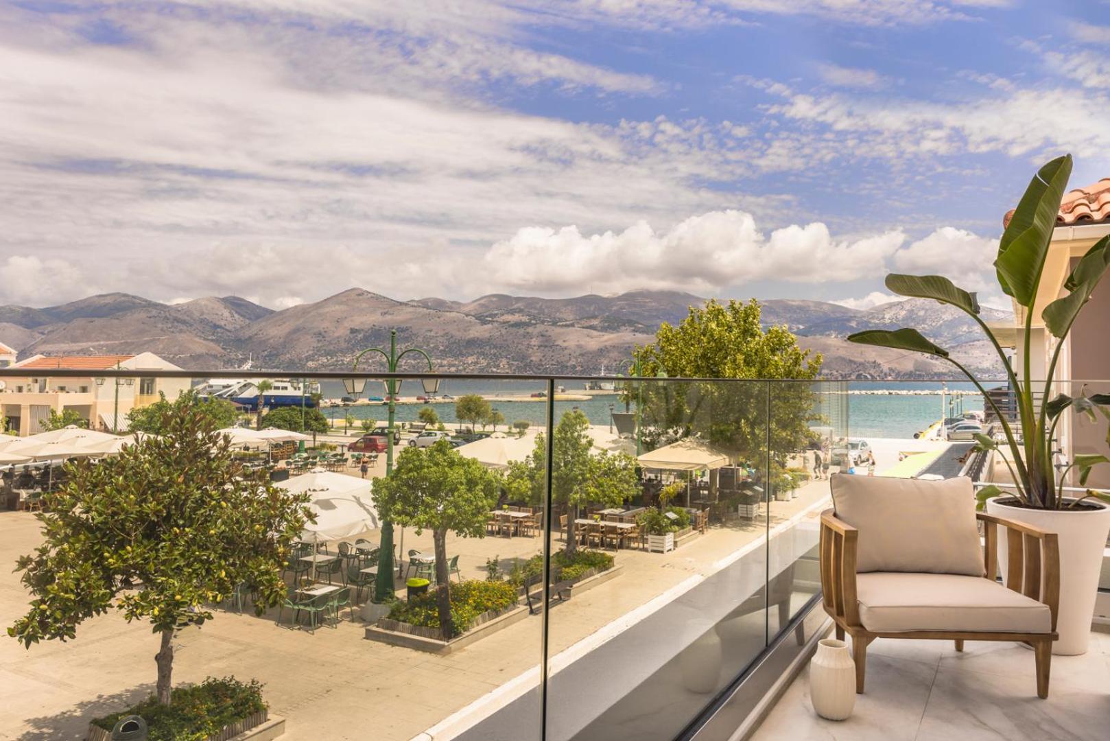 Piazza Suites Lixouri Buitenkant foto