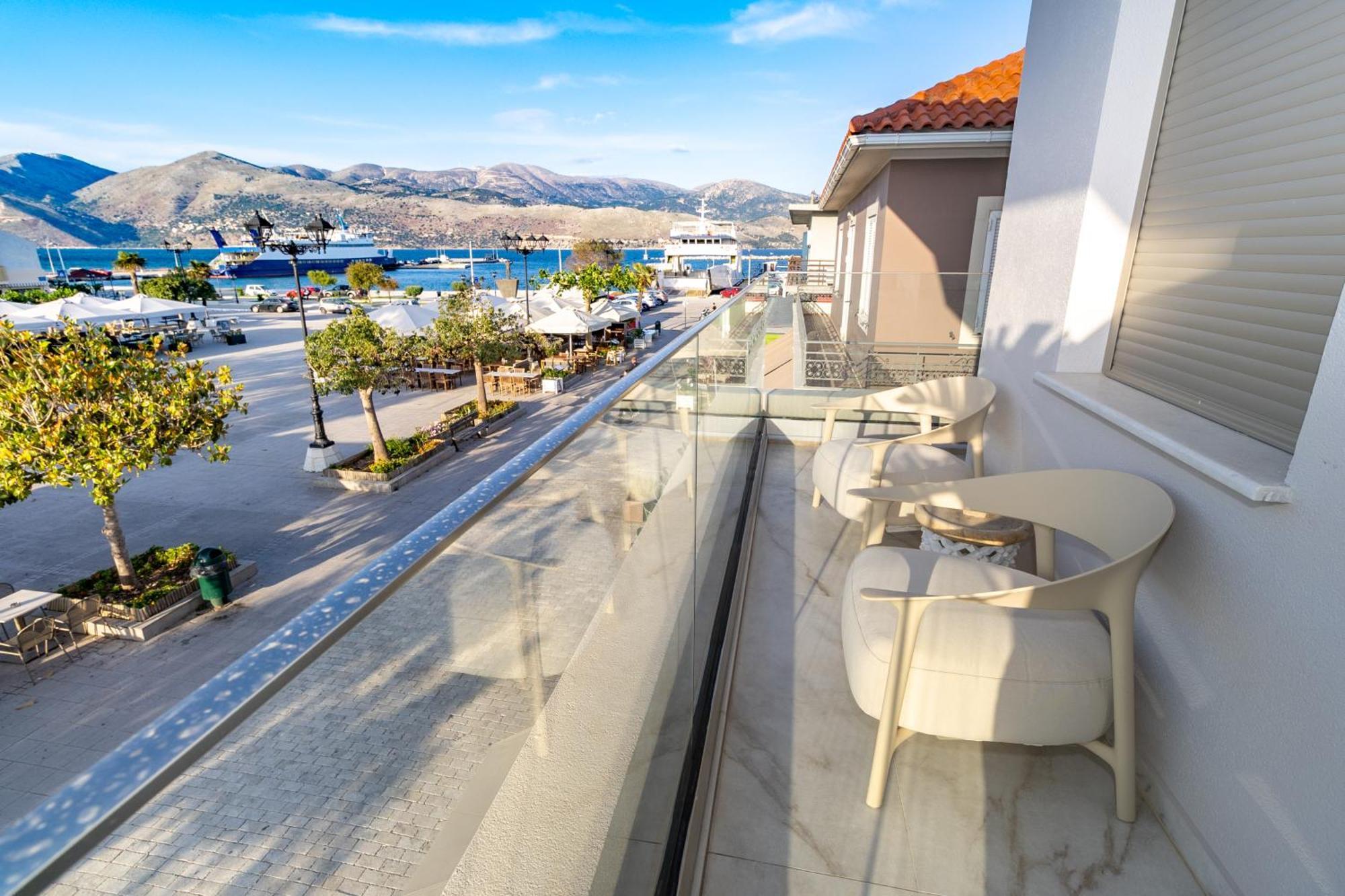 Piazza Suites Lixouri Buitenkant foto